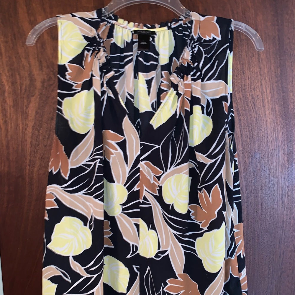 Women’s sleeveless blouse